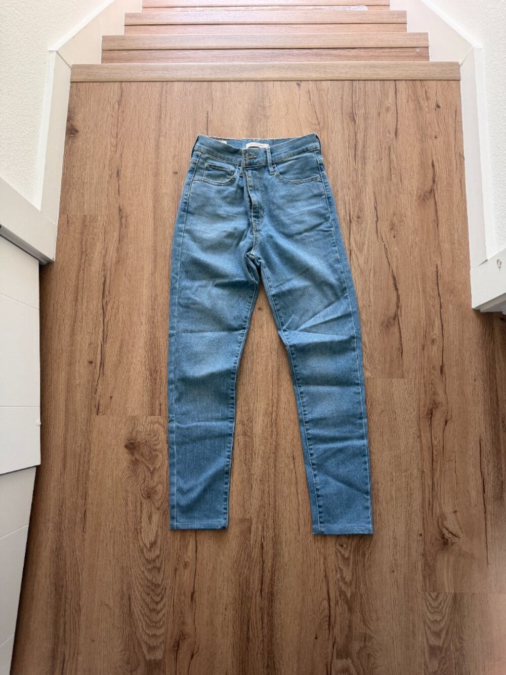 Levi's Womens Super Skinny Jeans Stretchy High Waisted Light Blue Wash W27 / L30